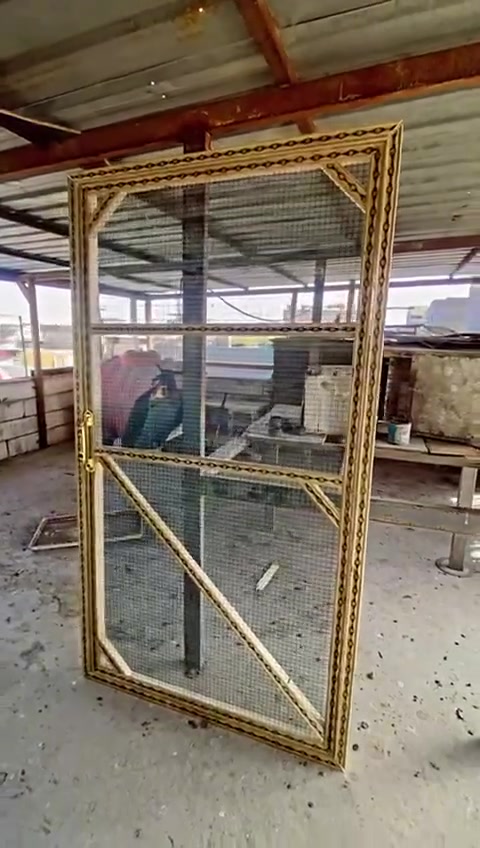 البصرة • عمل حسب الطلب • باب مطبخ