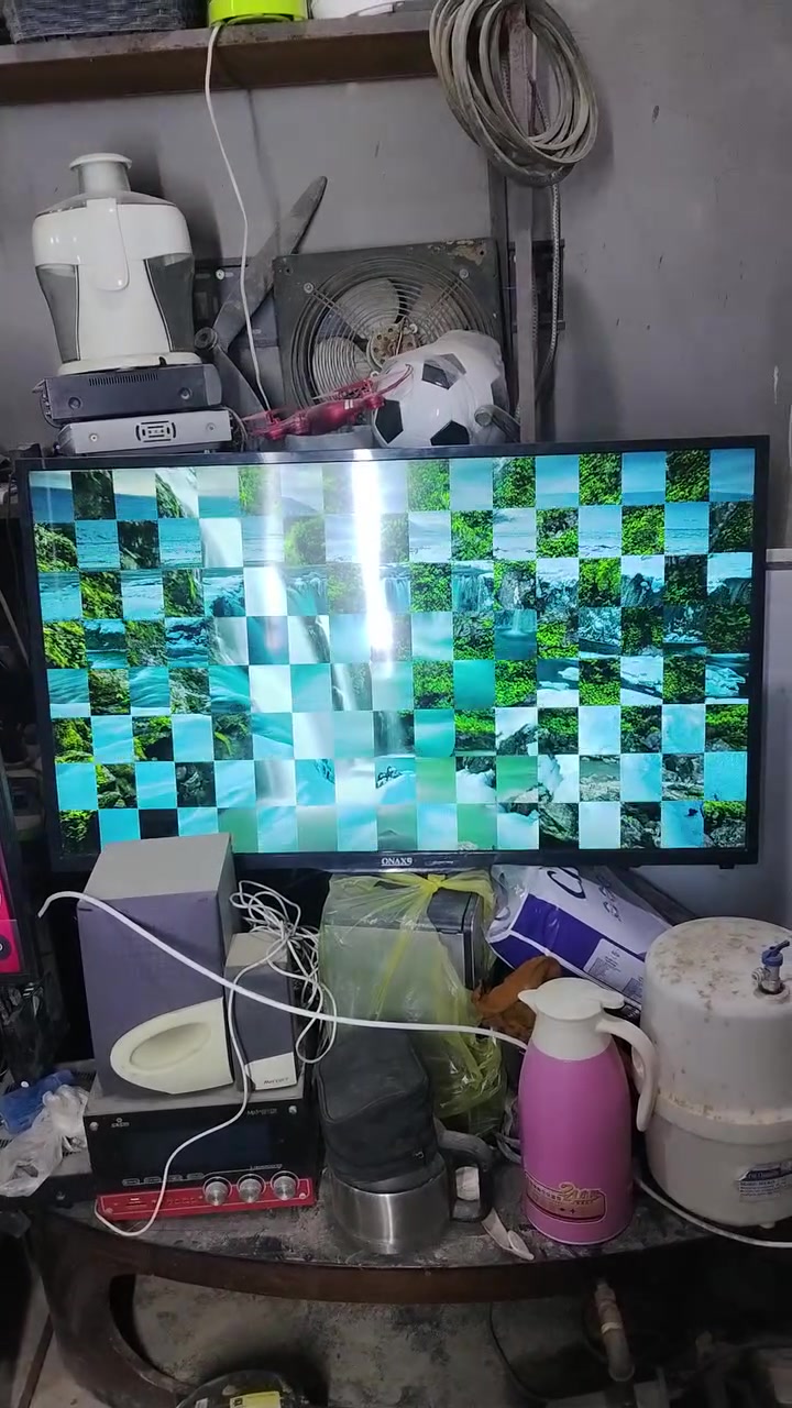 شاشات 43 55 اصليات ام النت اصدار قديم 55 275الف. 43السعر125 بعقوبة المفرق جامع الزيتوني ***********
