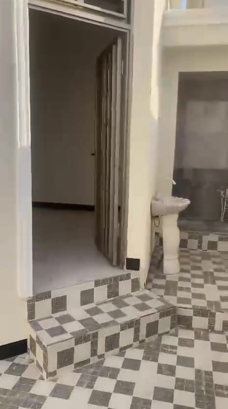 🏠 بيت للبيع في شط العرب – شارع الصقر
📐 المساحة: 200 م²
🛏️ يحتوي على 3 غرف نوم
📜 طابو صرف زراعي
💰 السعر: 95 مليون
📞 للاستفسار والاتصال: ***********
