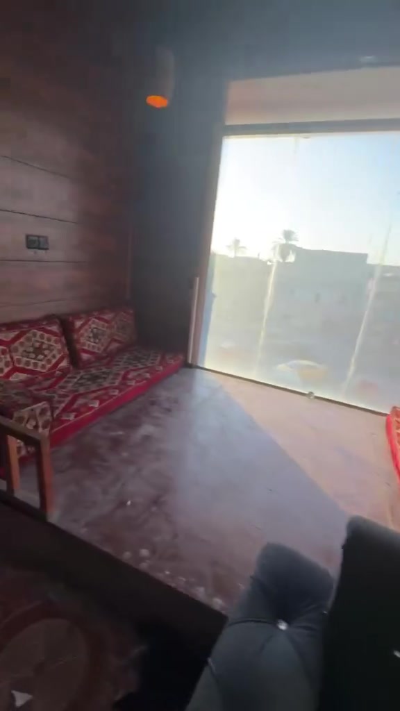 السلام عليكم جلسات البيع مكان حي  اول السعر مناسب تريد هيه وخشب تريد وحدهه ***********
