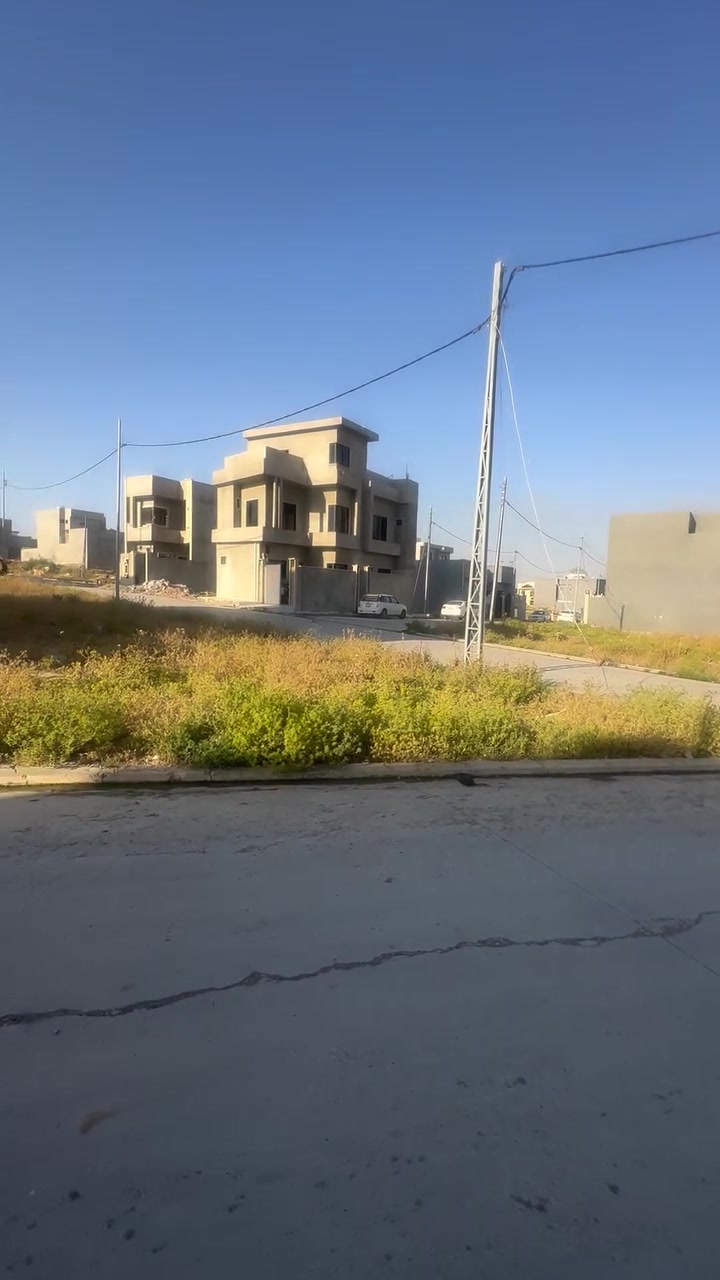 ارض للبيع حي ملاين تانيه قرب جامع حجي حازم
مساحه 100 ركن 

‭***********‬
