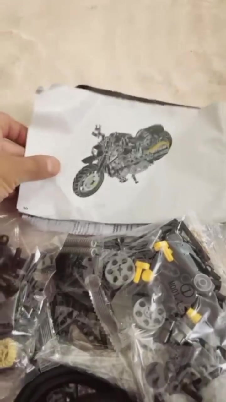 السلام عليكم عندي هاذا ليكو خلي سعرك وبلعافيه عليك
