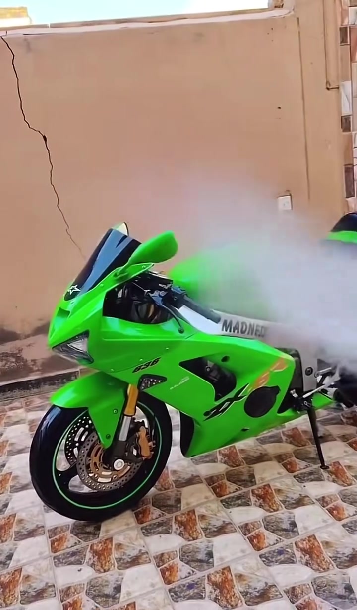 السلام عليكم البيع كاوسكي 636 محرك كير كفاله عامه  نازله رمبه قبل شهرين من كلشي كلاشي 
السعر خاص 
***********

