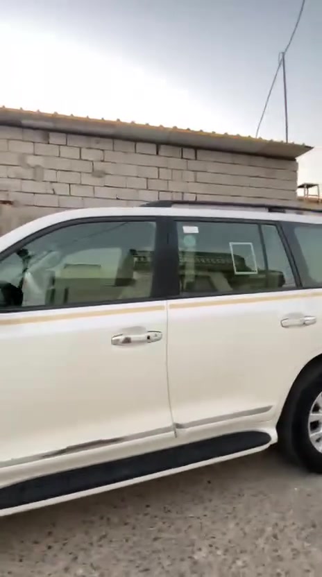 لاندكروز رقم بصره تحويل موديل ٢٠١٠ بيها بابين صبغ جهة اليمين بدون ضربه مكينه وكير وتخم تاير بشرط تبريد ثلج للاستفسار الاتصال على الرقم ***********@@@
