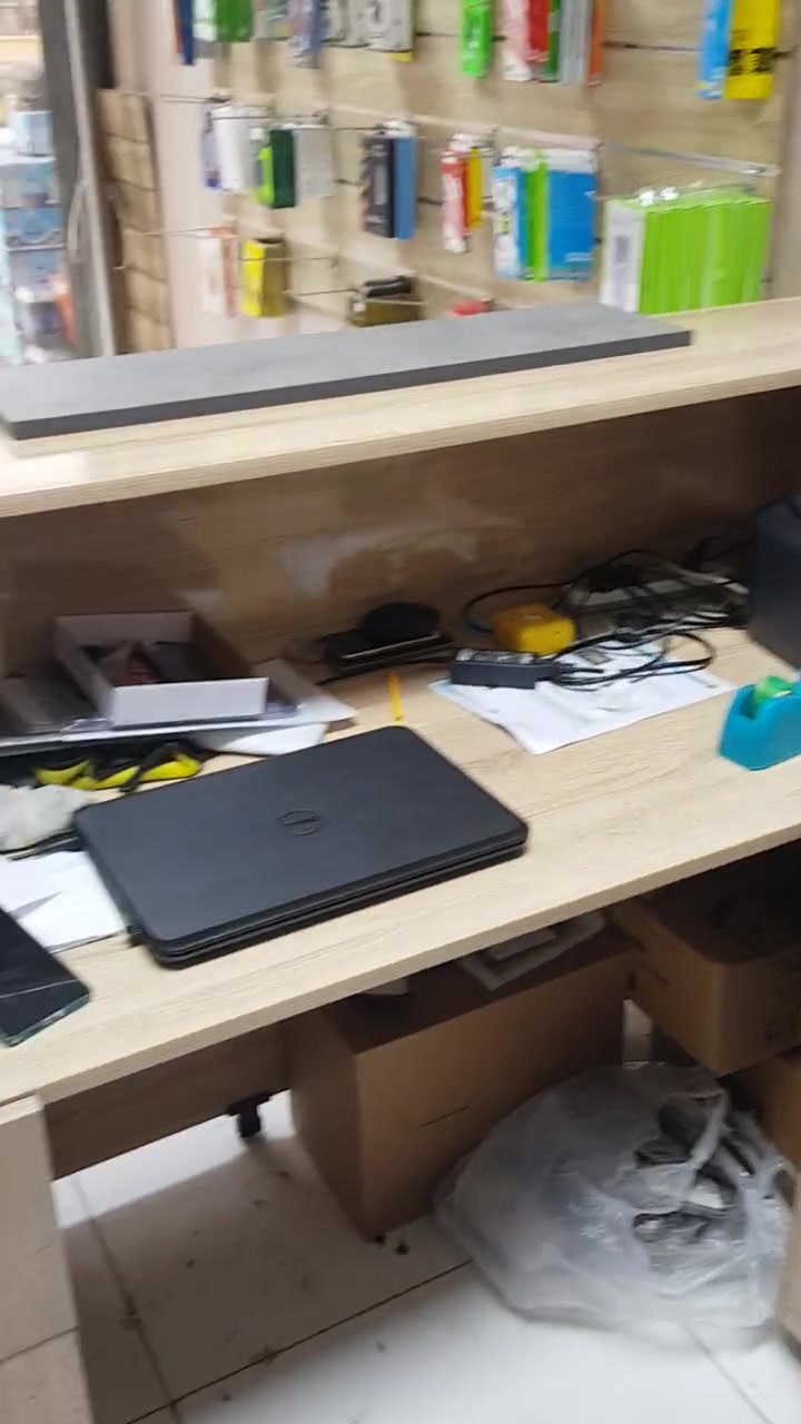 ميزين محل مبايلات للبيع تفصال نوع الخشب MDF ايراني وليس صيني رديئ طول كل ميز 180 وعمق 60 للبيع السعر 650 المكان بغداد حي اور.
للتواصل واتساب فقط 
***********
