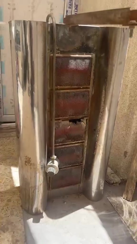 السلام عليكم شوايه قص للبيع خمسه عيون ناقص واحده فقط ما تشتغل كلش جديده كامله هي وغراض السعر 200 وبيها مجال شراي يتصل ما متواجد على الفيس *********** مكان بغداد مدينه الصدر
