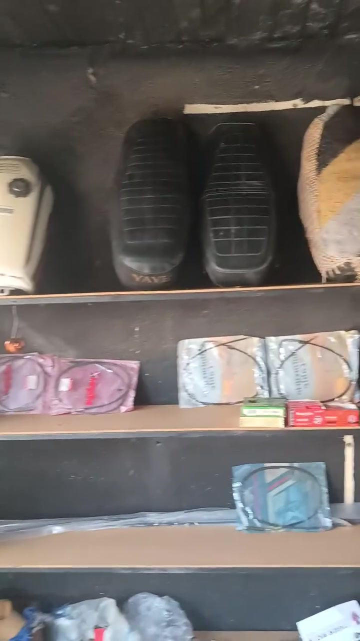 ***********
