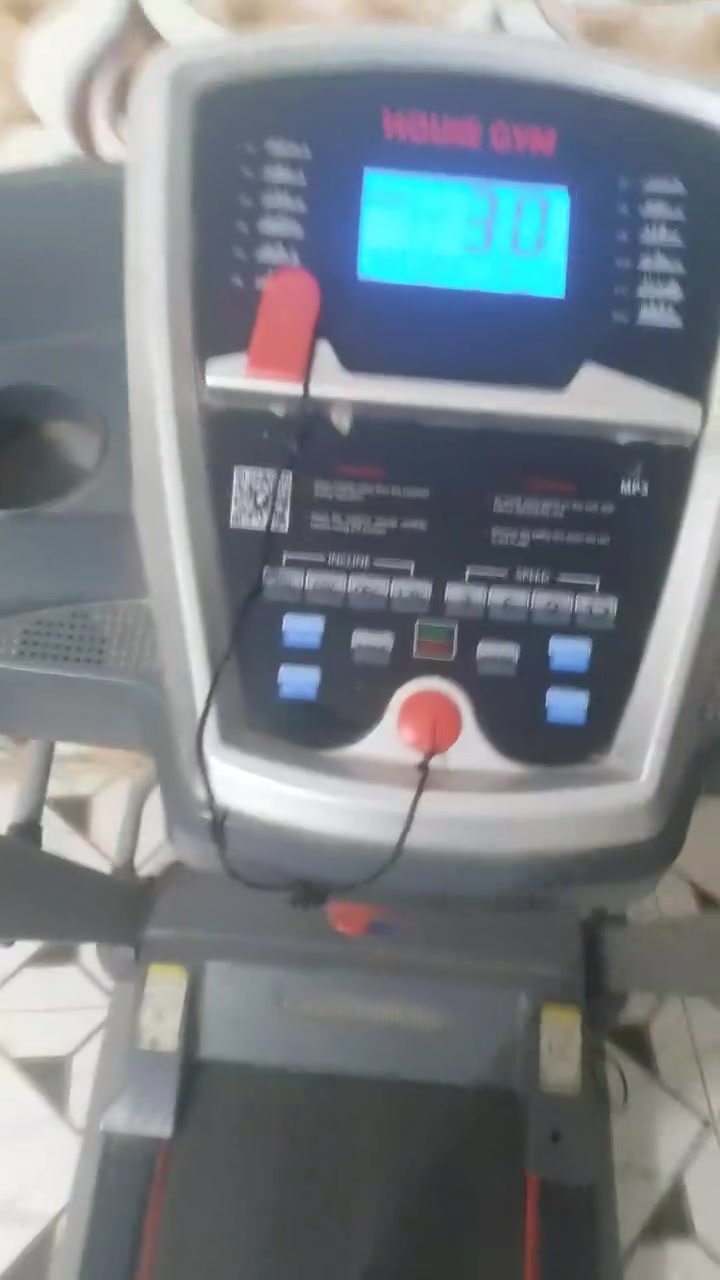 جهاز جري للبيع جهاز نضيف مستخدم شهر واحد يريده يجي خاص سعر 300وبيه مجال مكان دوانيه قضاء شاميه ***********
