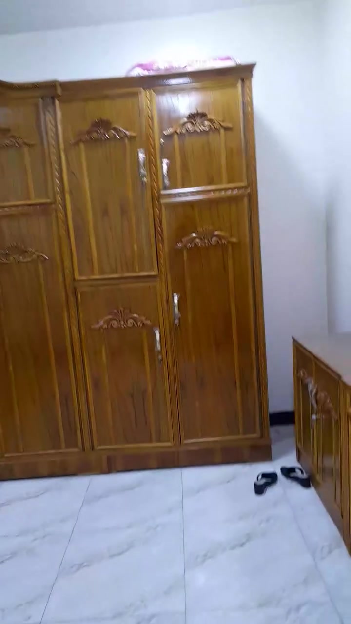 السلام عليكم غرفه اخشاب مستعمله شهر نظيفه ٩٩/١٠٠الااستفسار اتصال ***********
