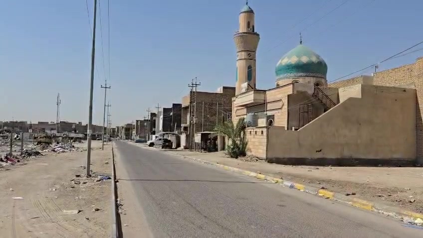 🏠 بيت للبيع في الناصرية – حي أور
📍 الموقع: حي أور – خلف مؤسسة الشهداء
🛣️ عرض الشارع: 15 متر
⬜ الرصيف: 4.5 متر
📐 المساحة: 150 م²
📏 الواجهة: 7.5 متر
📏 النزال: 20 متر
🏡 طابق واحد
🔨 بناء طابوق + سقف كونكريت
⚠️ بدون أرضية، فقط صبابة
يتكون من:
 🛏️ غرفتين نوم
🛋️ صالة
🛋️ استقبال
🍳 مطبخ
🚿 صحيات داخلية وخارجية
🌿 منورين عدد 2
💰 السعر: 240 مليون
📱 للتواصل: ***********
