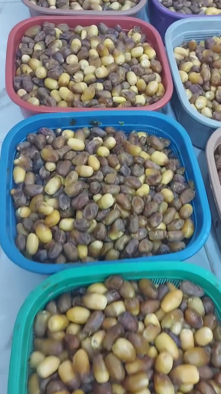 السلام عليكم يوجدلديناانواع التمور @يوجدخدمةتوصيل ***********

