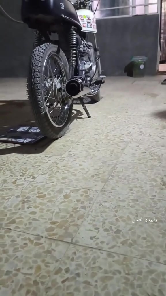 السلام عليكم دراجه كلك كلك كلك دراجه شوفت عينك توه صاعده المكينه صارله شهرين شلع اومعدل كلاجات بلادي ماملعوب بيهن سعره 450اوبيه مجالل بصيط 
للستفسار ‏‪

‏‪***********‬‏واتساب
