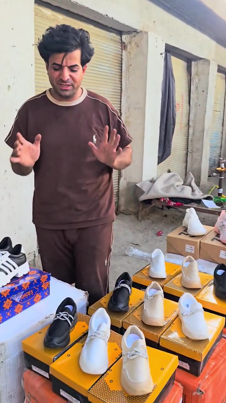 السلام عليكم تنزيلات محطم الأسعار الدراجي
وصول مديلات جديده احذيه سكجر بناتي
قياسات من 31 الئ36
سعر الدرزن 60 الف
توصيل جميع المحافظات ٥ ألاف
اي استفسار مراسله واتساب ***********
