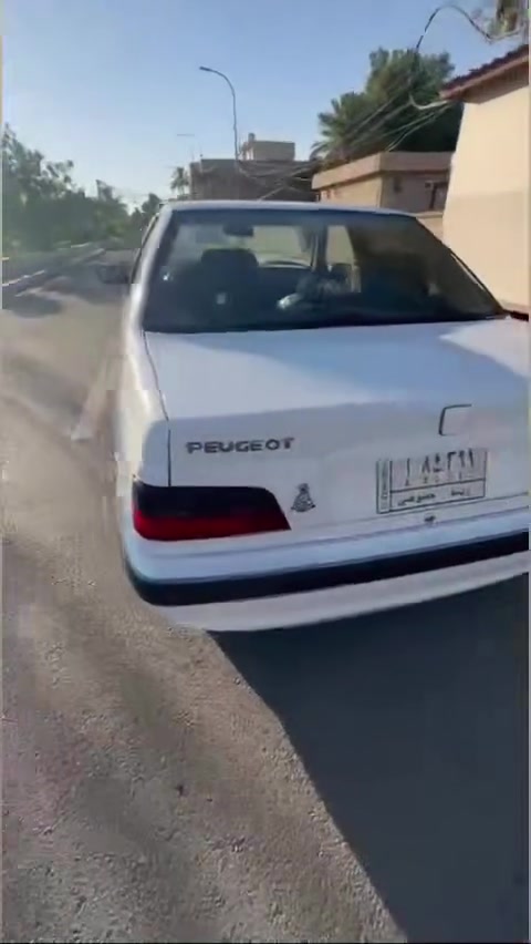 سلام عليكم بيجو بارص موديل 22سياره جاهزه على اخر حبايه سياره حره تحويل مباشر  سياره بيه جاملغ وبنيد مبدلا من لشركه تبريد شغال كهربائيات كله شغال وسياره نضيفه تخم تاير جديد مكان سياره كوت السعر 67 وبيه مجال ***********
