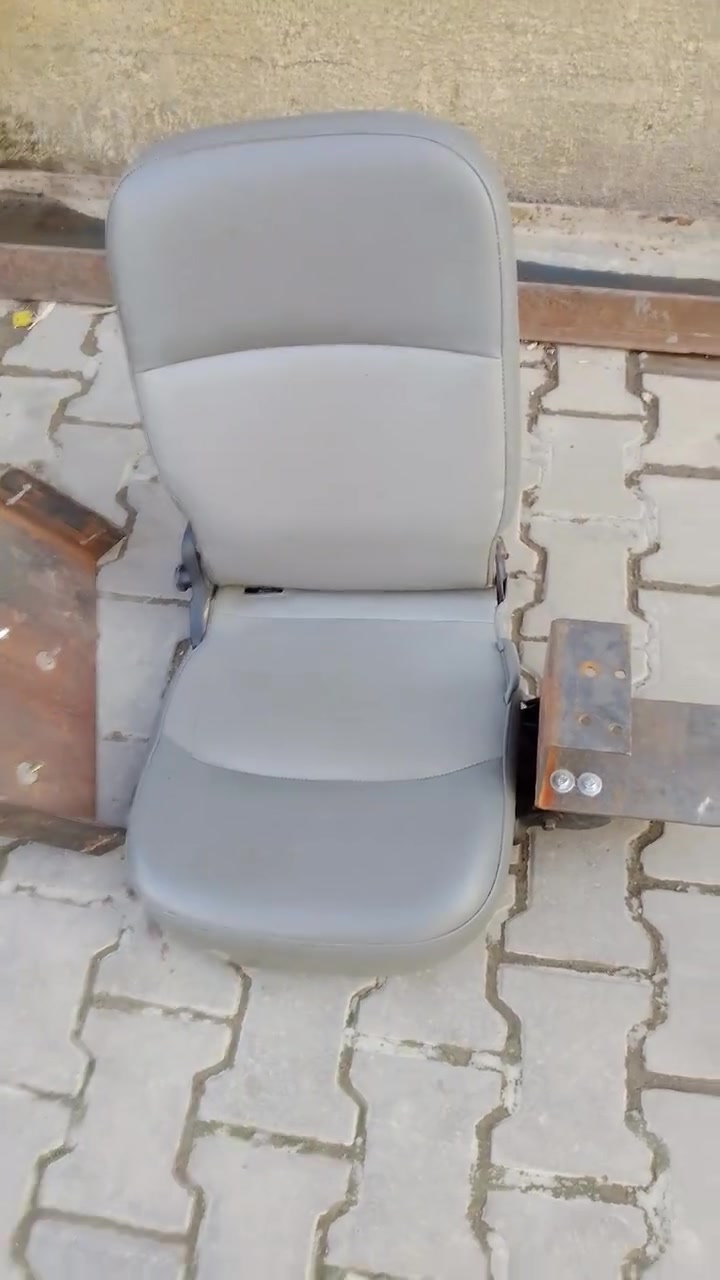 كشنات واحد مال ستاركس كامل معه القاعده سعره 120 وكشنين مال هايكر بلادي معه القواعد يرهمن للجنبي والهايسه والنسيان سعرهن 250  المكان بغداد رقم ***********
