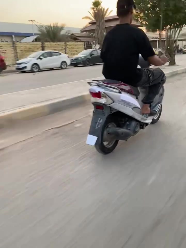 السلام عليكم ماكس منغولي البيع دراجع تخبل مكيني ما مفتوحه وين ما يعجبك افحص سلف هندر كله شغال الدراجه ما ناقصه شي وين ما تعجبك افحص سعر 785 الشراي يراسلني وتساب ***********

