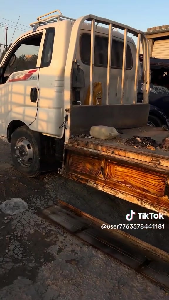عالم البنك. الاسدي 
تعمير KIA MOTORS
ختصاص كيا بنكو فقط 
شغل درجئ اولا 
قطع غيار اصلي فقط 
محجر + تغليف بدي 
***********
***********
