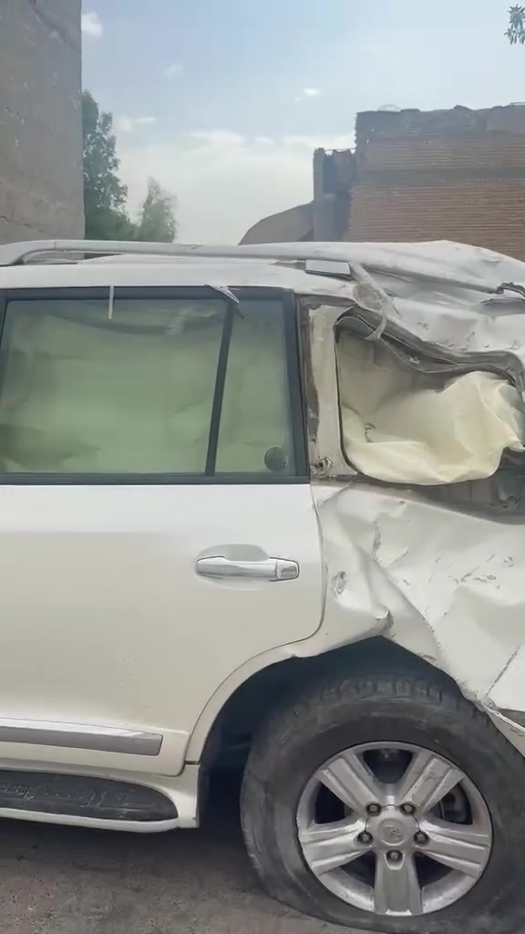 للبيع لاندكروزر موديل 13 فول مواصفات ابيع على حادثهة رقم بغداد تحويل مباشر سعر 180مكان السارة بغداد ***********
