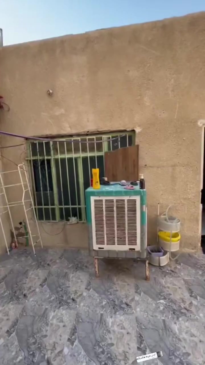 السلام عليكم 
توفير بيت لبيع المساحه 100متر مربع  بيت كامل مابي نقص عنوان البيت البكرلي ابو حمرير الثانيه الشارع مقابيل مول فيروزا دور المهجرين للستفسار اتصال ع الرقم  *********** واتساب
