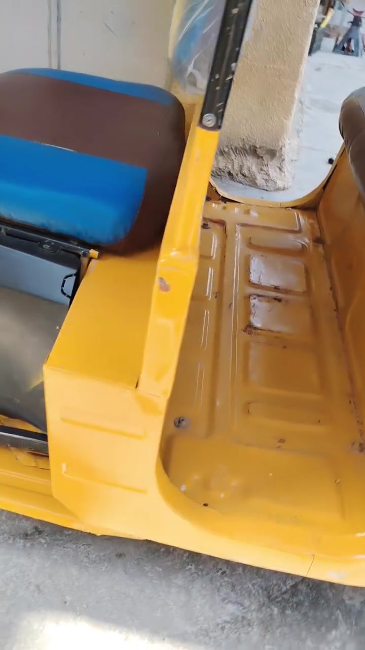 السلام عليكم شباب تكتك موديل 20 رقم و سنويه
شرط ثاني يوم اىتحويل
التكتك معمره عام المكينه بس مجبفت ما (مشروكه 👉)
 السعر 6750 و بيهة مجال المكان اىحسينيه الراشديه
الرقم *********** اتصل و بيك خير و تتدلل♥️♥️
