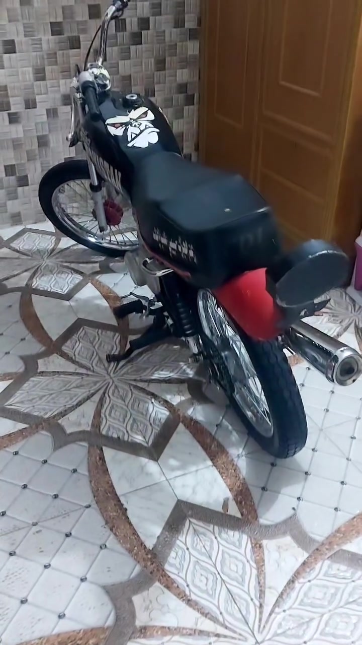 السلام عليكم نامه سيجي موديل ٢٥ شاصي 26اوراق شوفت عينك نضيفه ما نقص شي سعر ٦٠٠ بيه مجال مكاني حله محاويل ***********

نص مكتوب في الصور:
- Galaxy A71