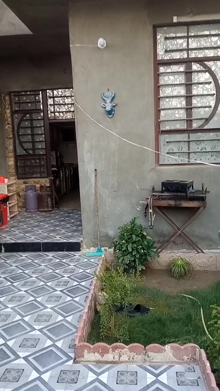 دار للبيع مساحه ١٥٠
طابو زراعي سند 25تحويل مباشر 
حله بكرلي شارع محطة الغاز 
ثاني بيت على شارع 
سعر 90
***********
