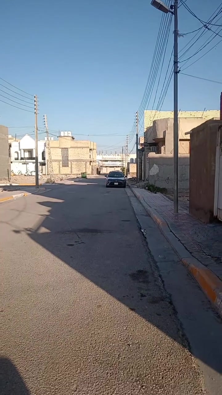 بيت 100 متر واجهيه 5 نزال 20 حي الفارس بناء طابوق 3غرف نوم بظهر تجاري  قريب ملعب الاولمبي  السعر 155 تليفون ***********
