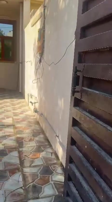 بسم الله مشتمل طابق ارضي للايجار مساحه 100متر العنوان حي الواسطي مطلوب عاله صغيره سعر الايجار 300لف والماء والكهرباء عله ابو البيت للاستفسار الاتصال عله الرقم *********** المراجعه مكتب الهيبه اخوان المكتبيه اشيطلع من قلبكم نعم الله لأحد ايفكر بل مكتبيه وذه ماعدكم الوجه الله اسويه
