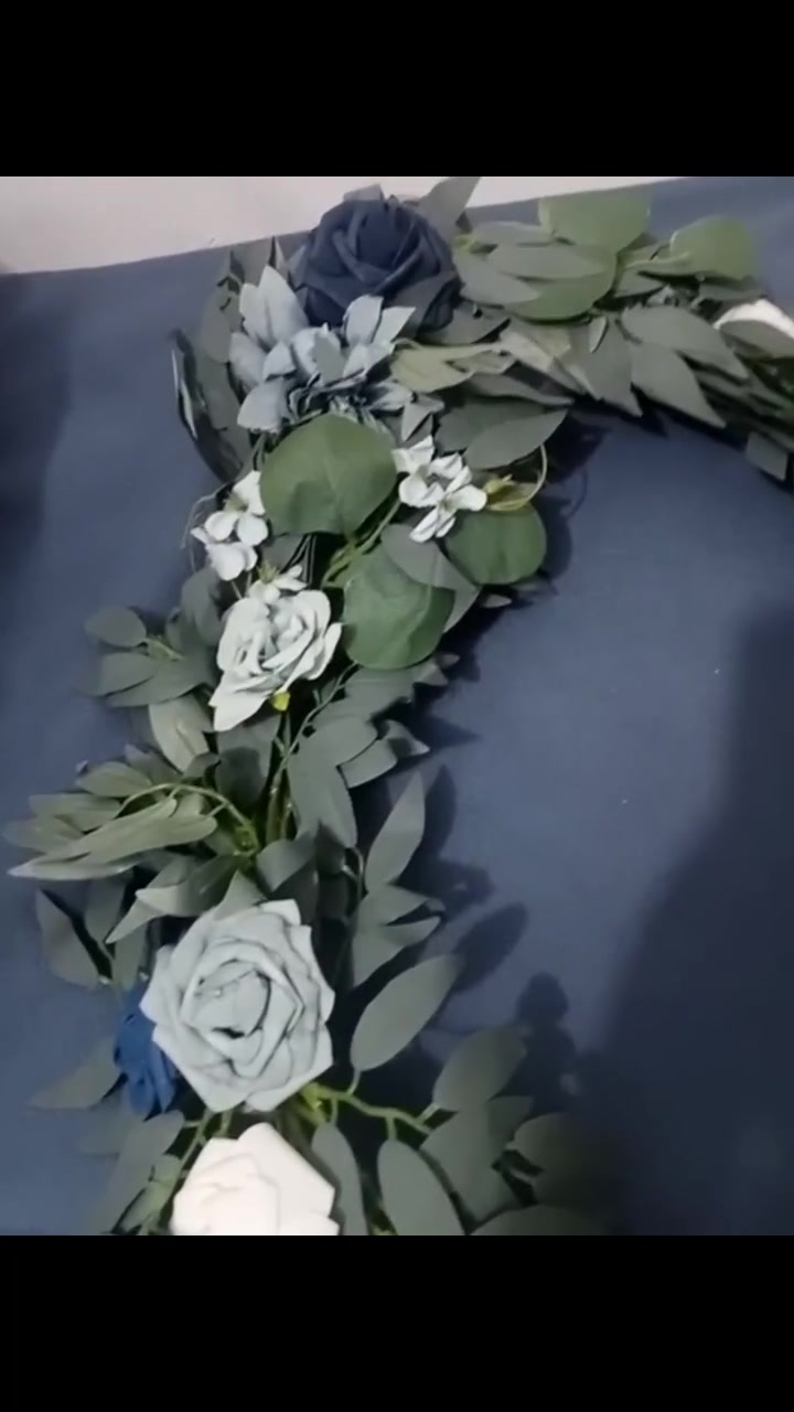 طول القطعة مترين ٦قطع ب20 ألف
