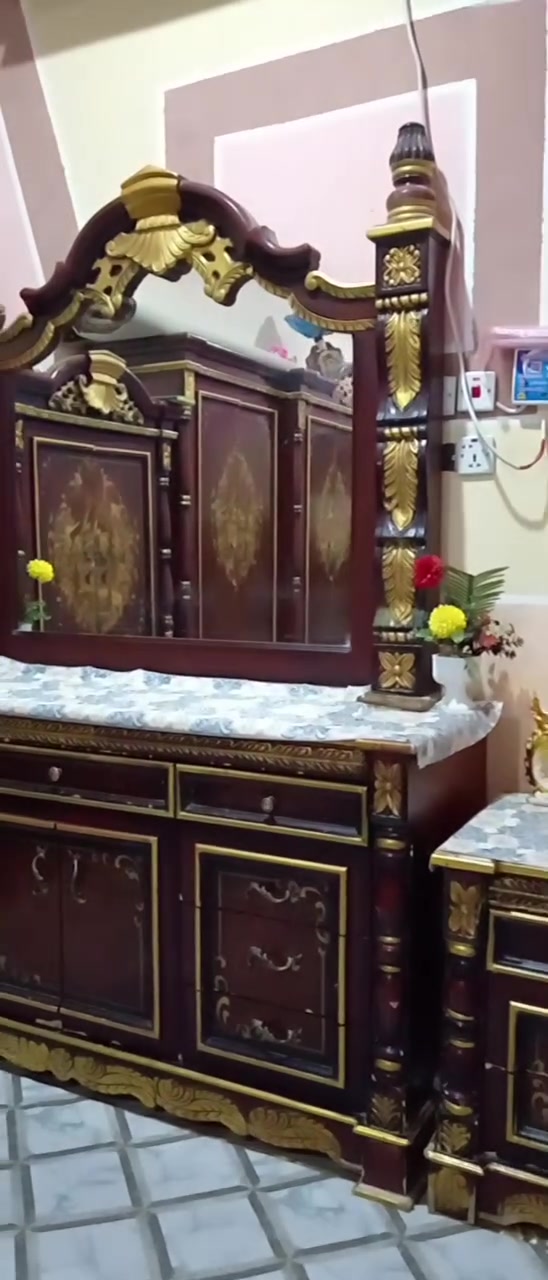 سلام عليكم قرفه جديده كويتيه كبيره جدن الكنتور 8 أبواب + ميز  امرايه + كنتور بابين تابع للقرفه + 2 اميوزه

جرارات + زاويه + جربايه كبيره السعر 900
العنوان البصرة قضاء الزبير محلت الشمال رقم الهاتف ***********
