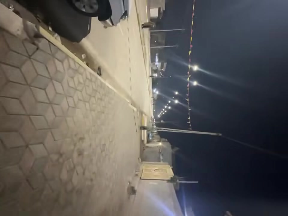 دار سكن طابو زراعي ( تجاري ) في ( حي حواس )
وجه على ( شارع ٣٠ السايدين مباشر )

مساحة ١٤٠ م / وجه ١٢ م - نزال ١٢ م 
( كل الخدمات متوفرة ) - ماء - كهرباء - مجاري 
تبليط - انارة - أرصفة / ( علي من الشارع )
( بناء ) - بلوك -سقف عكادة - غرفة نوم واحدة
( لبيت كلة سيراميك )

( مكان تجاري + سكني مميز ) 

للاستفسار مراجعة مكتب غازي للعقار   
واسط - الزبيدية - قرب أفران المائدة  *********** 
***********

