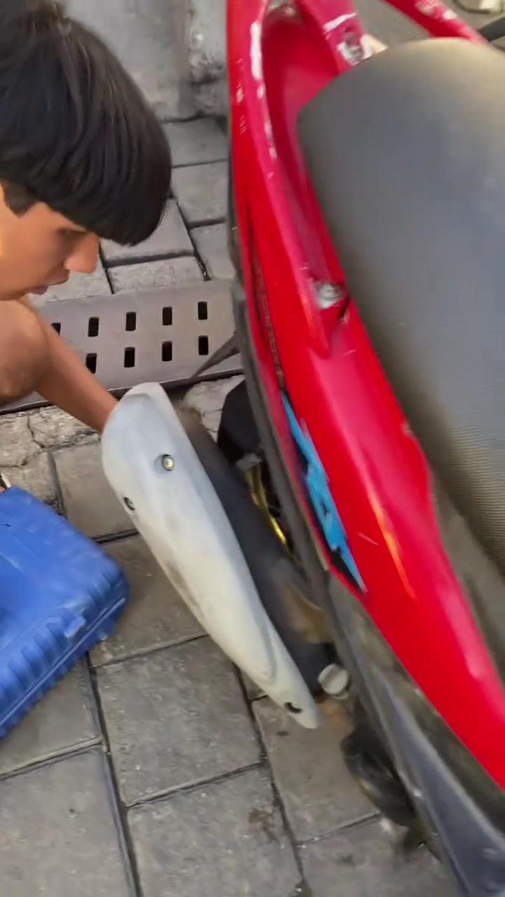 ماكس عدله كارتون .'
بلاد الدراجه مكفوله من الطول ل طول .! سعرها خابرني وسهله *********** 
مكلف بل نشر مو مالي لدراجه .؟
