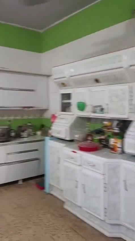 بيت ركن مساحته كبيرة تبلغ (٤٨٠)متر في نهاية نزلة الصناعة في ام العصافير (حي الزهراء) مقابل الشارع الرئيس ، يعني لا يوجد امامه اي بناء ..للأستفسار عن السعر  الاتصال على الرقم 
***********
او الرقم ‏***********‏
