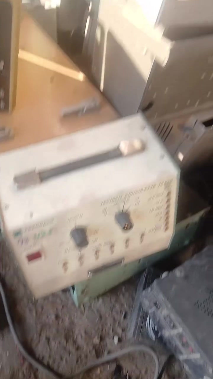 سلام عليكم غراض للبيع بغداد لأمين ثانيه ***********
