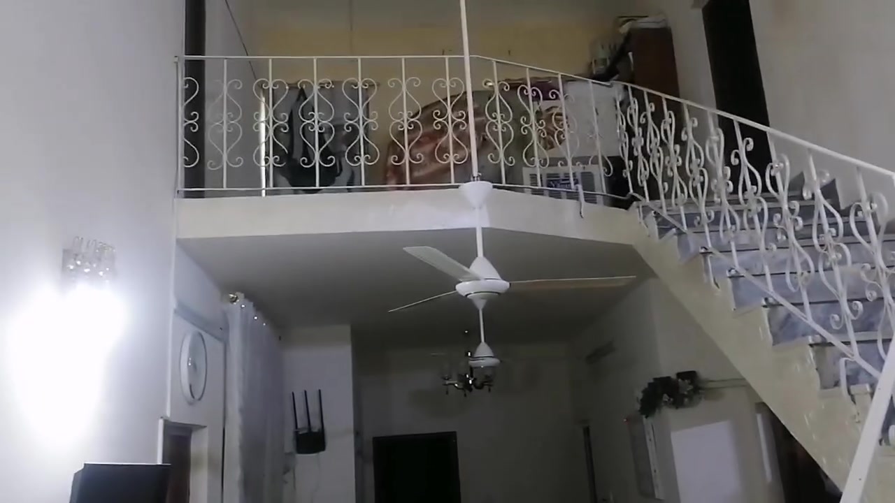 حي الحسين • ٣٠٠م • ٥ غرف نوم