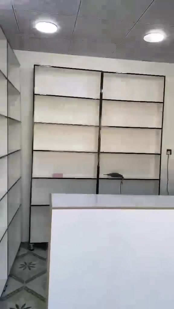 فاترينات
العدد ٩ 
الطول ٢ ونص 
العرض ٩٠ 
العمق ٢٠ 
السعر الكلي ٥٥٠ 
***********
