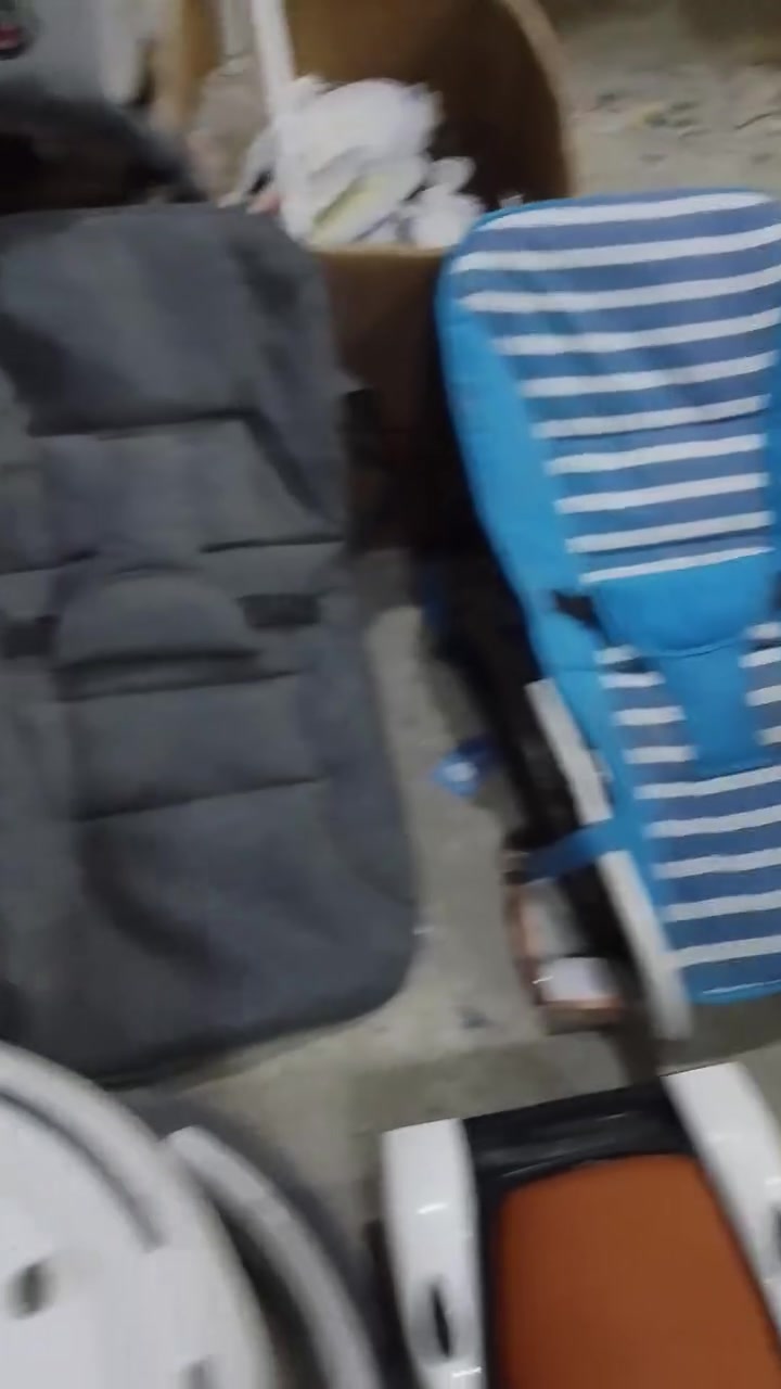 ***********

