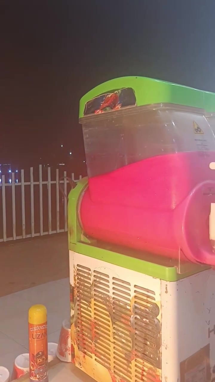 السلام عليكم مكينة ازبري نوع   HoSk  مستخدمه قليل لبيع وبسعر مناسب الاستفسار خاص  او الاتصال ***********

