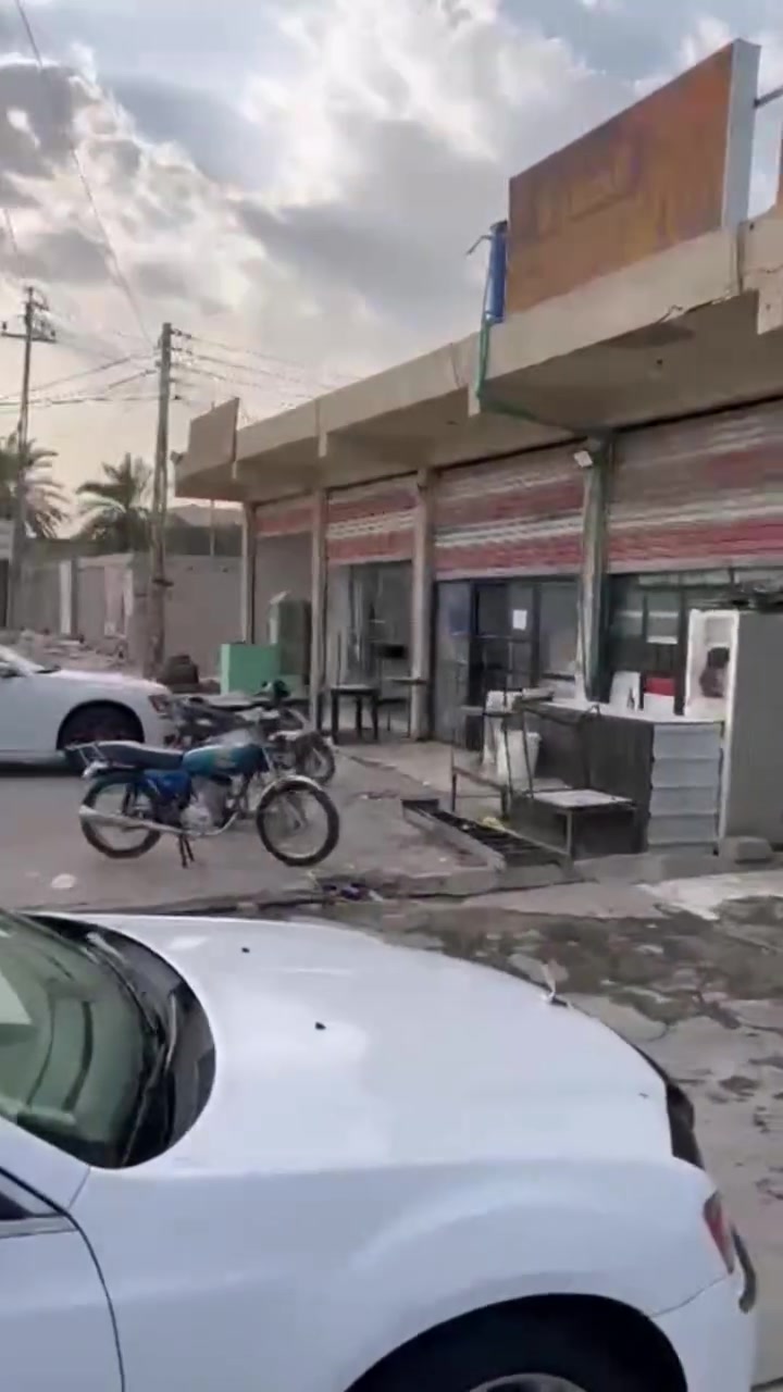 اللهم صلي على محمد وآل محمد
موديل 2012 

السيارة كلين تايتل وارد كندي 

المحرك : 6 سلندر 3600 c

رقم بغداد بسمي تحويل مباشر هزه جديده سنوية 29

ويل مكسيكي 

شاشة كبيرة

كامره خلفية 

داخل صاج 

كشنات جلد تحكم كهرباء جهتين

تحكم ستيرن جهتين

كير طيارة

فئة ال C

مكان السيارة الناصرية 

***********

السعر 175
