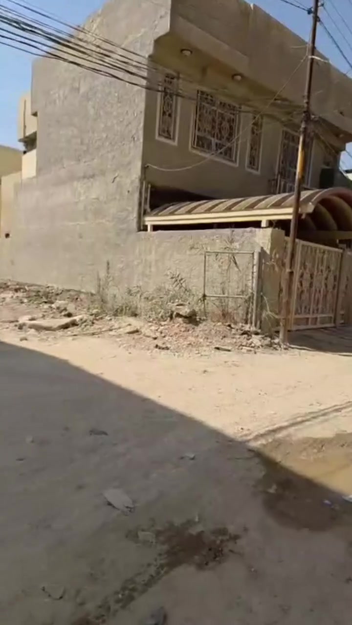 للبيع قطعة أرض المساحه 200م في حي الطياره
10*20سند 25 بسم شخص واحد تحويل مباشر 
موقع مميز جداً 
السعر 192 وقابل للتفاوض شي بسيط
***********
***********
