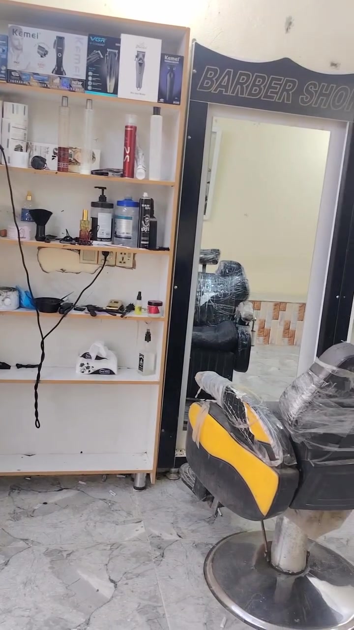 سلام عليكم ديكور حلاقه كامل للبيع 350وبي مجال***********

