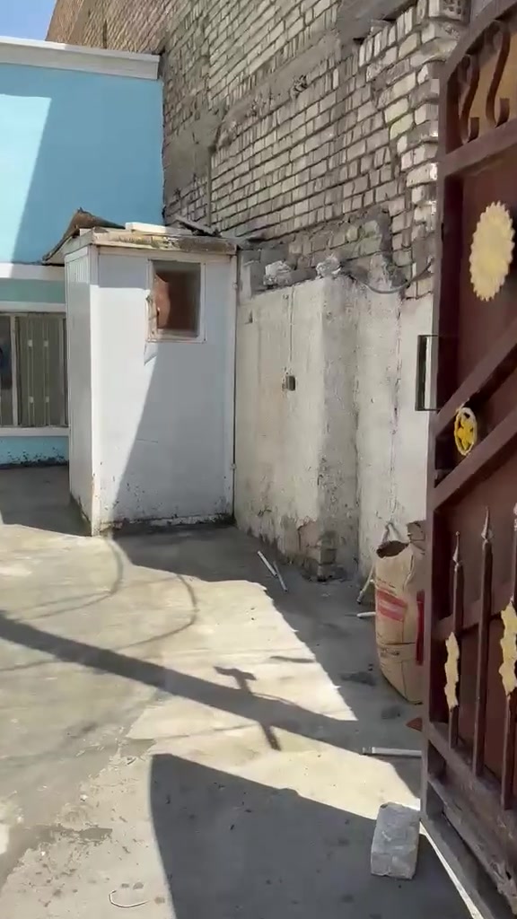 بيت ايجار مساحه 80 متر طابق واحد مثل ما موضح بالفديو للاستفسار الاتصال على الرقم ***********. / المكان حي العامل شارع 30

