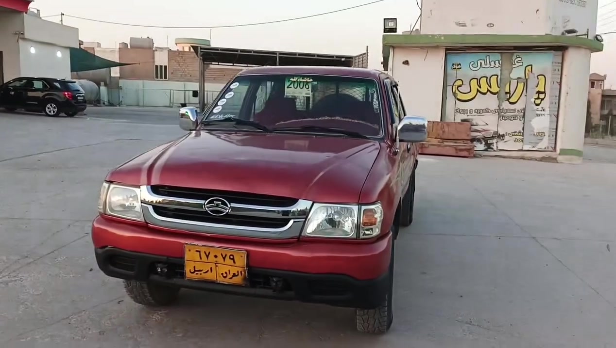 ئەم دێره بۆفرۆشتن مەکینە بەخ غازو بەنزین سەنەوی 2ساڵە بەسەر جوە بەناو خۆمانەوەیە 4تایەی لۆکی لەسەرە عیزام پەمپە لەسەر ساغی  شوێن جەم چەماڵ نرخ 46گەڵاو  کەمێک مەجال ژمارەی موبایل *********** ئاسیا ***********
