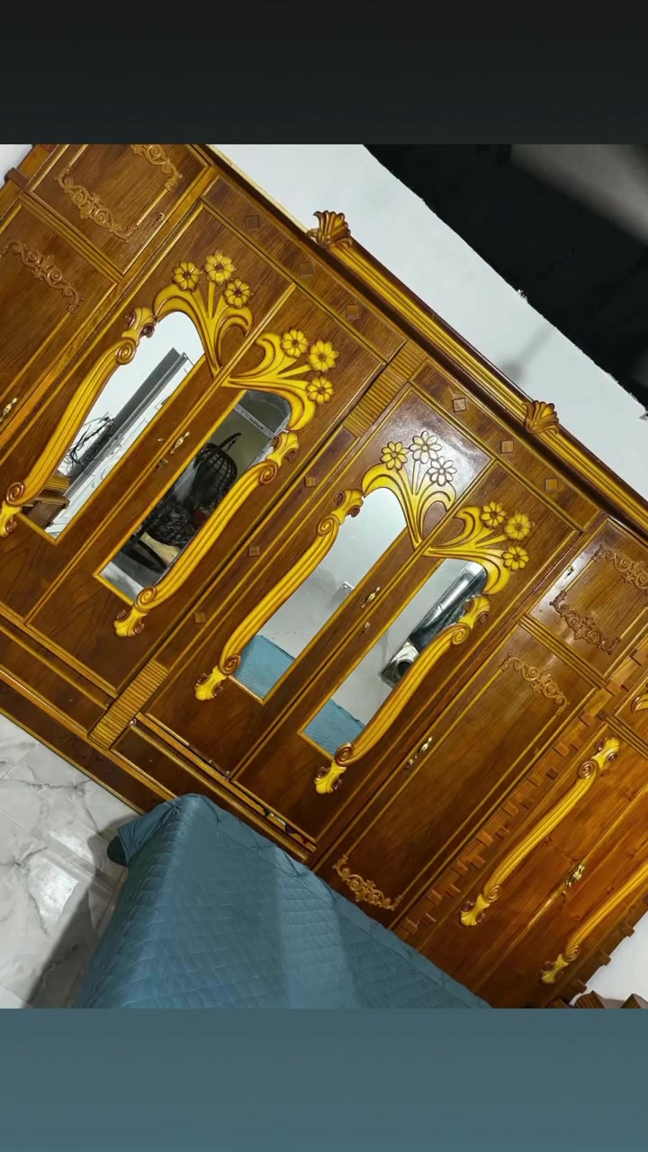 في معرض ومزاد لاصدقاء مستعدون لشراء  وبيع جميع الاثاث المنزلي الجديد والمستعمل وغرف النوم التركي والعراقي راسلنا على واتساب *********** او مراسلة الصفحة .
