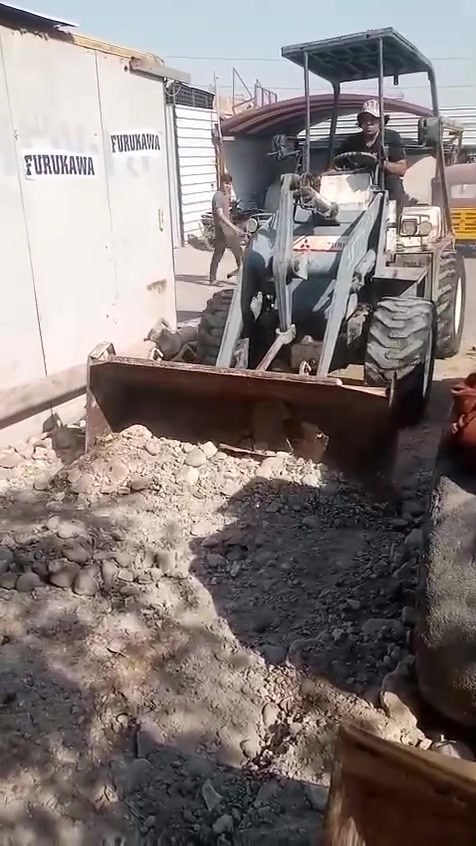 للبيع شفل ميسوبيشي جاهز للعمل رقم بغداد منفيس مكان بغداد حجم 30 / *********** سعر 55 وبي مجال
