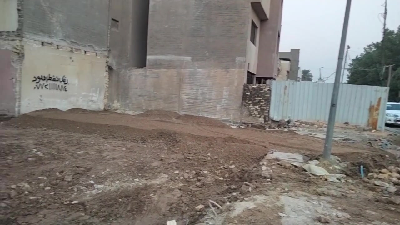 مستعدون لهدم الدور والبنايات وحفر الجفره وقطع البيوت المشتركه ورفع الانقاض وفرش السبيس والجلمود نعمل طيله الاسبوع ليلا ونهارا باسعار مناسبه                                    في بغداد هاتف *********** سامي
