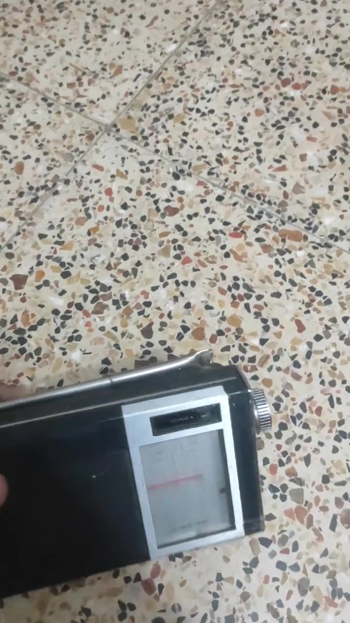 سلام عليكم اليوم عنده راديو لبيع نشنال بني سوني ياباني يحتوي على 4باتريات قلم بي AM و FM  ملاحضه : لا يوجد توصيل العنوان :الديوانية فلكه ستين السعر خاص المو شراي لا يجي لأستفسار الاتصال على الرقم ***********
