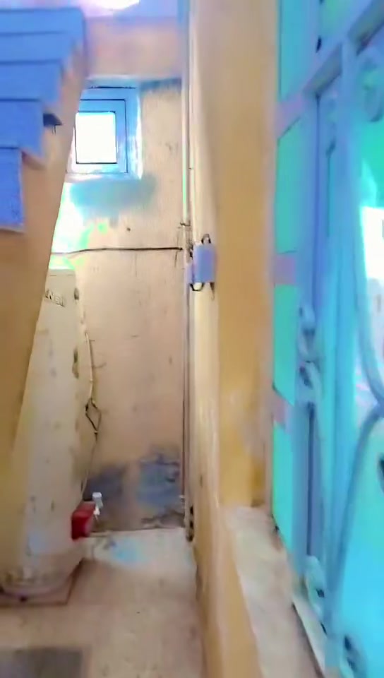 ياالله بيت للبيع مساحة ٧٥ طابق ونص كامل جاهز للسكن مع مراوح وماطور ماء سخان وتانكيات ومغاسل سعر ٨٥ بي مجال اي استفسار مع صاحب الدار ابو احمد***********
