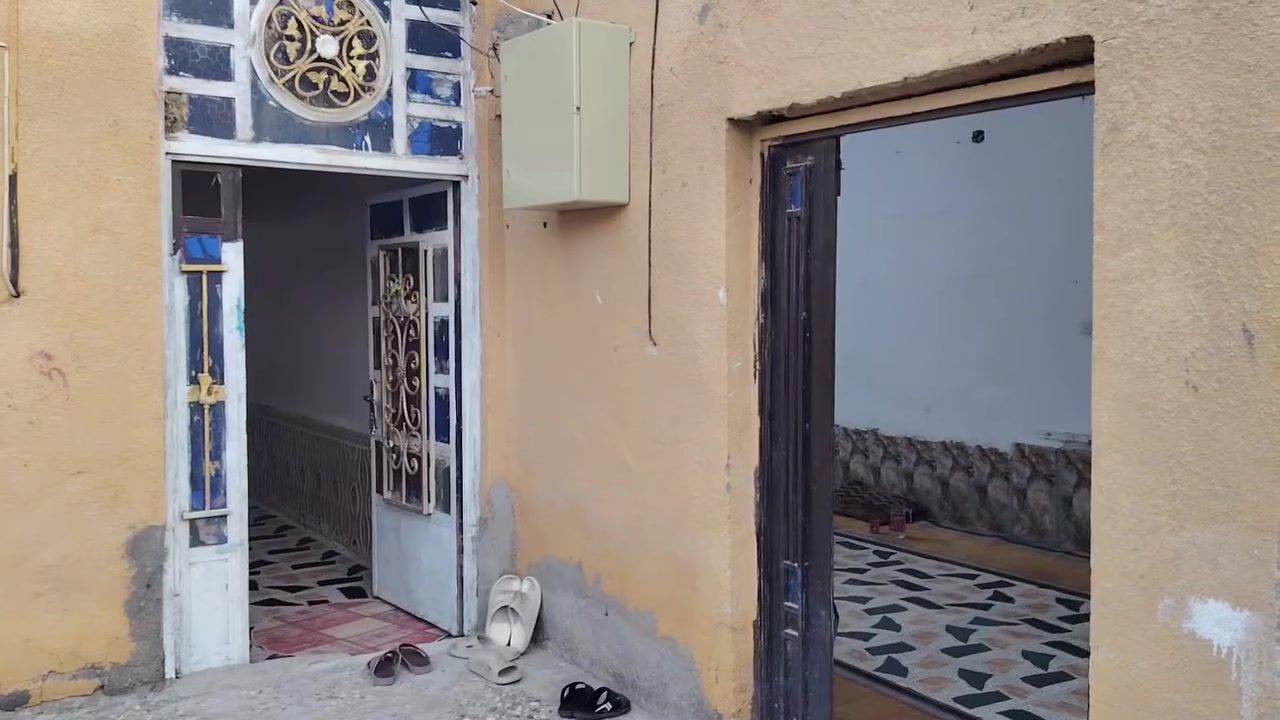 بسم الله الرحمن الرحيم
بيت +قطعة زراعي للبيع
المساحة الكلية مع القطعة 500 متر
صوب بني ركاب/حي الأمير 
شارع 30 قرب أسواق يونس 
البيت غرفتين وصالة ومطبخ وديوانية
وصحيات
مثل ما موضح بالفيديو
البيت عگادة والبناء بلوك
يباع كليا مع القطعة وليس جزيئا 
للسعر وباقي التفاصيل
للتواصل الاتصال على الارقام 
***********
***********
أو مراسلة الصفحة
#هادي_الحجيمي

نص مكتوب في الصور:
- HONOR X9c