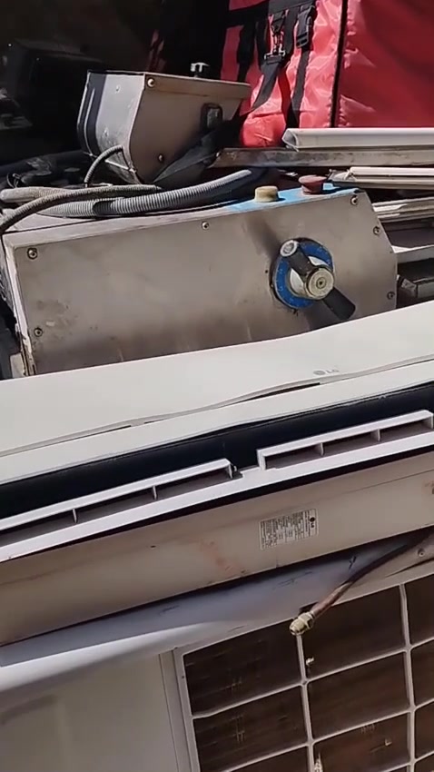 سبلت مستخدم  
 الوزن اثنين طن من شركة lG